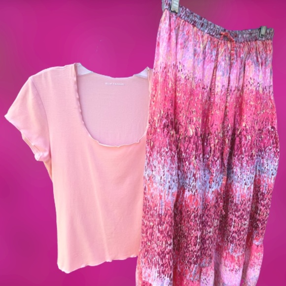 Elie Tahari Pink Ruffle Edged Stretch Tee 🎉Host Pick🎉 - Picture 11 of 11